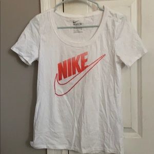 NIKE Womens T-Shirt